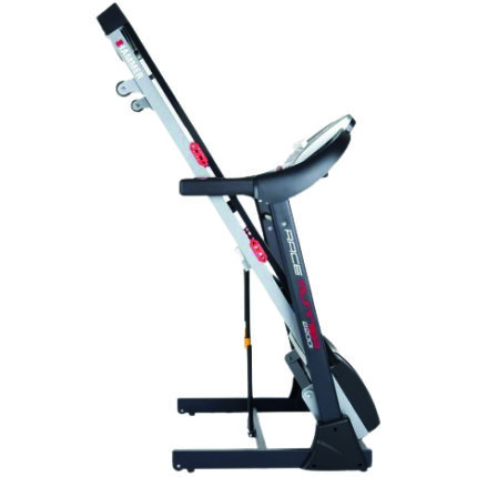 Découvrez le Tapis Roulant HAMMER Race Runner 2200I, une prouesse technologique conçue pour les amateurs de course et de fitness. Avec une vitesse impressionnante de 22 km/h, ce tapis roulant est conçu pour vous pousser au-delà de vos limites et vous aider à atteindre vos objectifs de remise en forme. Le HAMMER Race Runner 2200I se distingue par sa conception robuste et sa performance exceptionnelle. Que vous soyez un coureur débutant ou un athlète chevronné, ce tapis roulant répondra à vos besoins en matière d'entraînement cardiovasculaire. Les amateurs de courses intenses apprécieront la vaste gamme de vitesses, offrant une expérience de course authentique sans quitter le confort de votre foyer.